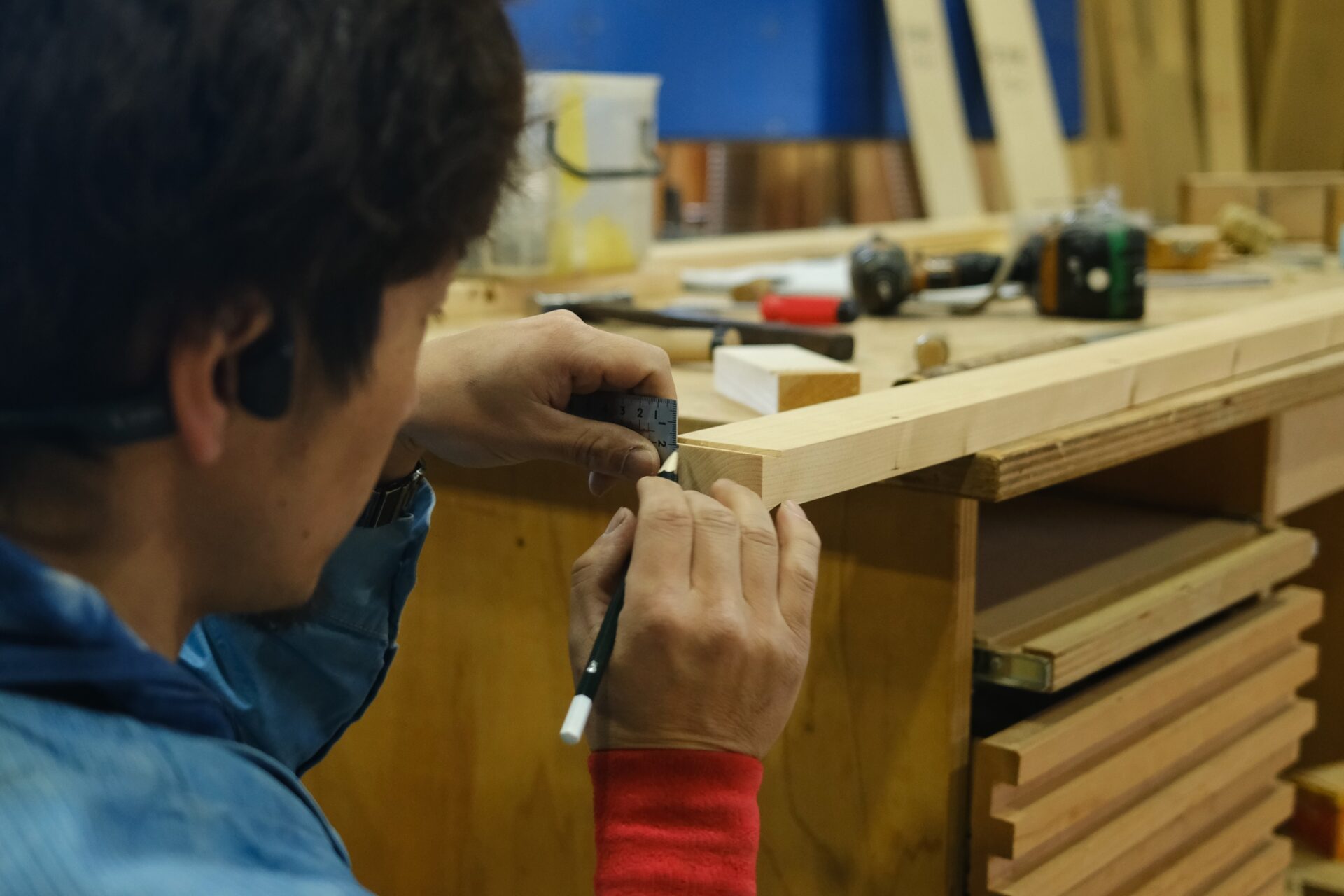 木と向き合う家具づくり｜お施主さまへテーブル納品